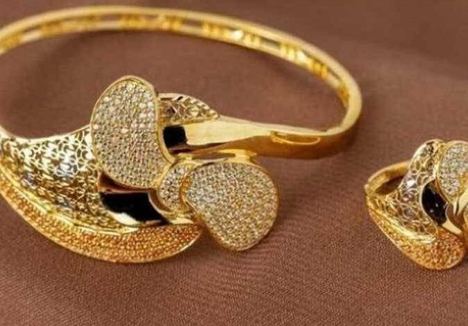 الذهب يفاجئ السوق.. سعر عيار 21 اليوم الأحد 30 أغسطس 2026 بعد انخفاض 170 جنيهًا