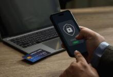 بطاقتك البنكية قد تكشف بياناتك.. لماذا أصبح الدفع بالهاتف أكثر أمانًا؟