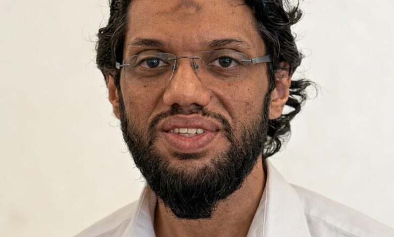 أول مصري يفوز بها.. باحث من جامعة القاهرة يحصد جائزة «الباحث الشاب» في المجر