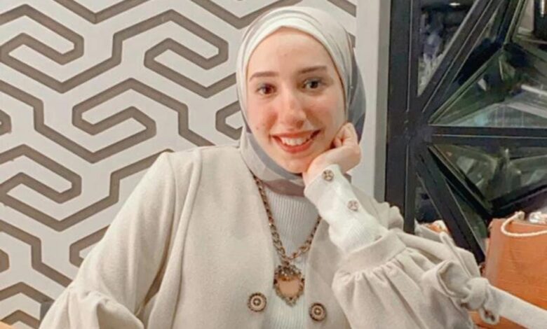 من خيوط الطفولة إلى عالم الإبداع.. مروه عبد المعطي تحوّل الشغف بالأعمال اليدوية إلى بصمة فنية خاصة