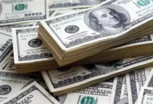 الدولار يكسر حاجز الـ54 جنيهًا في البنوك المصرية.. قفزة جديدة بختام تعاملات اليوم