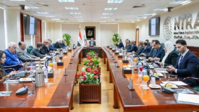 وزير الاتصالات يكشف خطة تطوير صناعة الاتصالات في مصر.. تصنيع محلي ومراكز بيانات وذكاء اصطناعي لزيادة الصادرات وجذب الاستثمارات