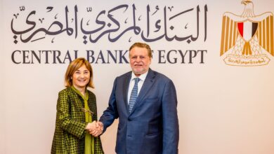 محافظ البنك المركزي المصري يبحث مع بنك الاستثمار الأوروبي تعزيز التعاون والتمويل المستدام