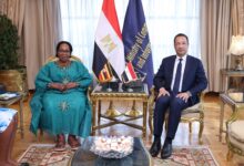 وزير الاتصالات يبحث مع وزيرة الاتصالات الأوغندية تعزيز التحول الرقمي والاستفادة من خبرات مصر في الذكاء الاصطناعي